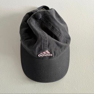 Adidas women’s baseball cap (gray and pink)